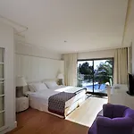 Hillstone & Hotel