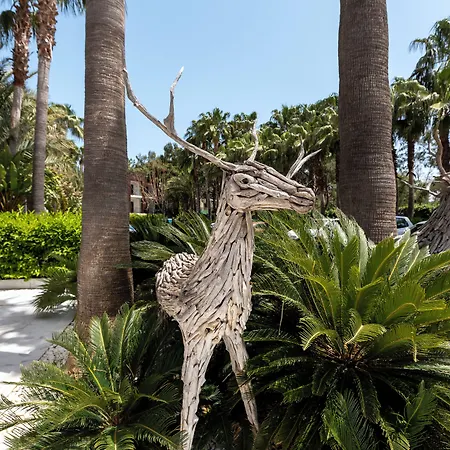 Hotel Hillstone & 5*
