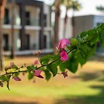 Hillstone & Hotell 5*